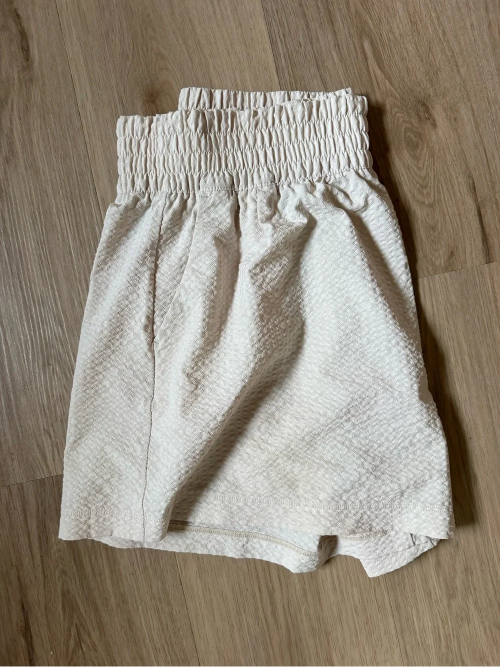 Vuori Textured Villa Shorts Milkweed Sz L - Picture 5 of 6